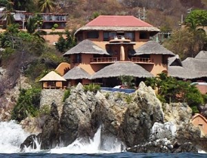 This house sits atop a 40 foot cliff.  Our boat is anchored just a few hundred yard to the west.  The waves yesterday were enormous.